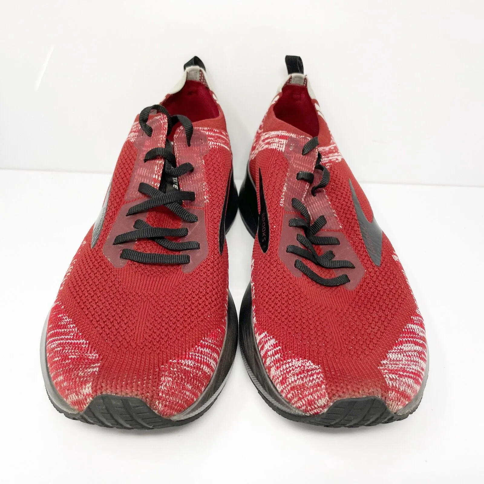 Brooks Mens Levitate 4 1103451D602 Red Running Shoes Sneakers Size 10