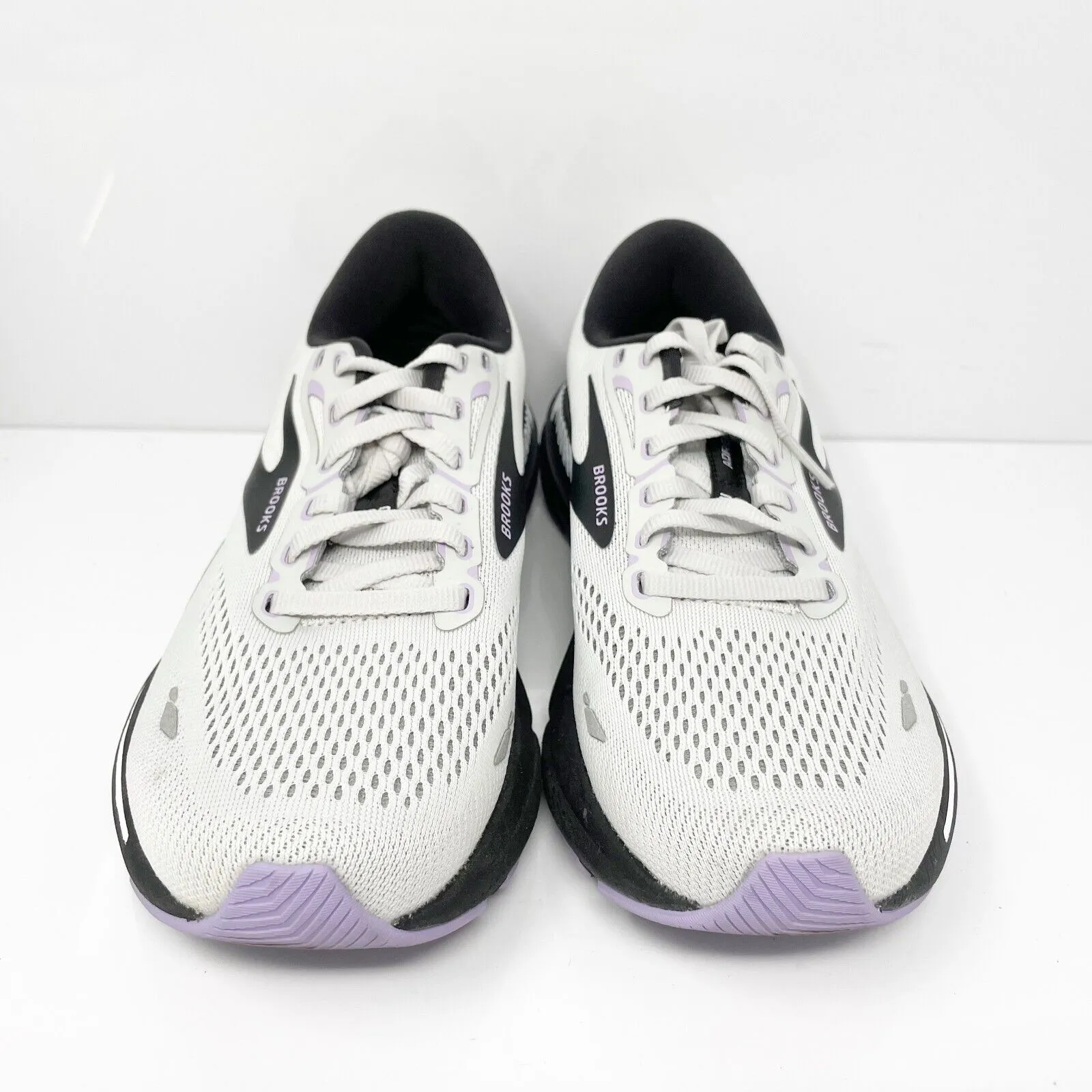 Brooks Womens Adrenaline GTS 23 1203811B039 White Running Shoes Sneakers 8.5 B