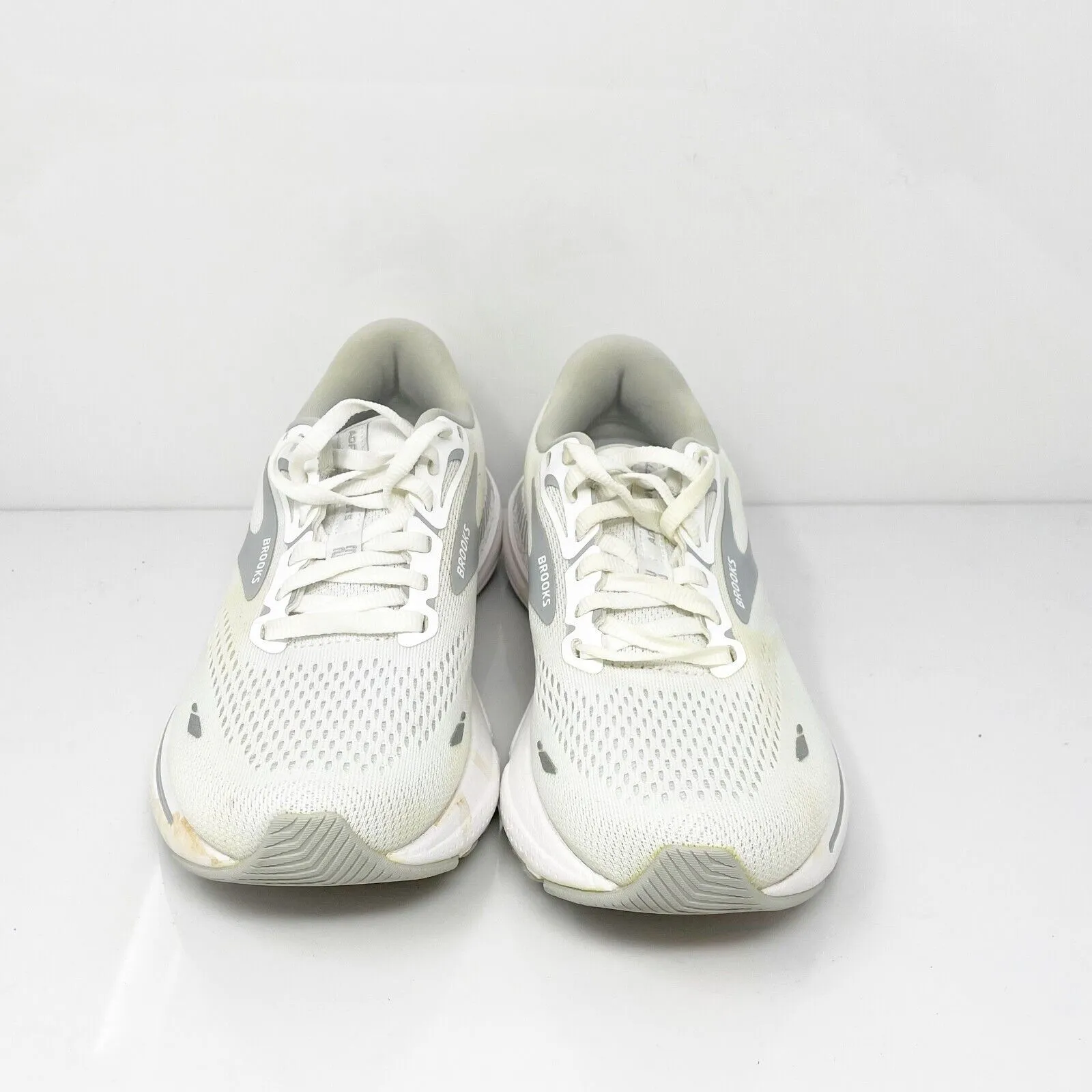 Brooks Womens Adrenaline GTS 23 1203811B104 White Running Shoes Sneakers Sz 7 B