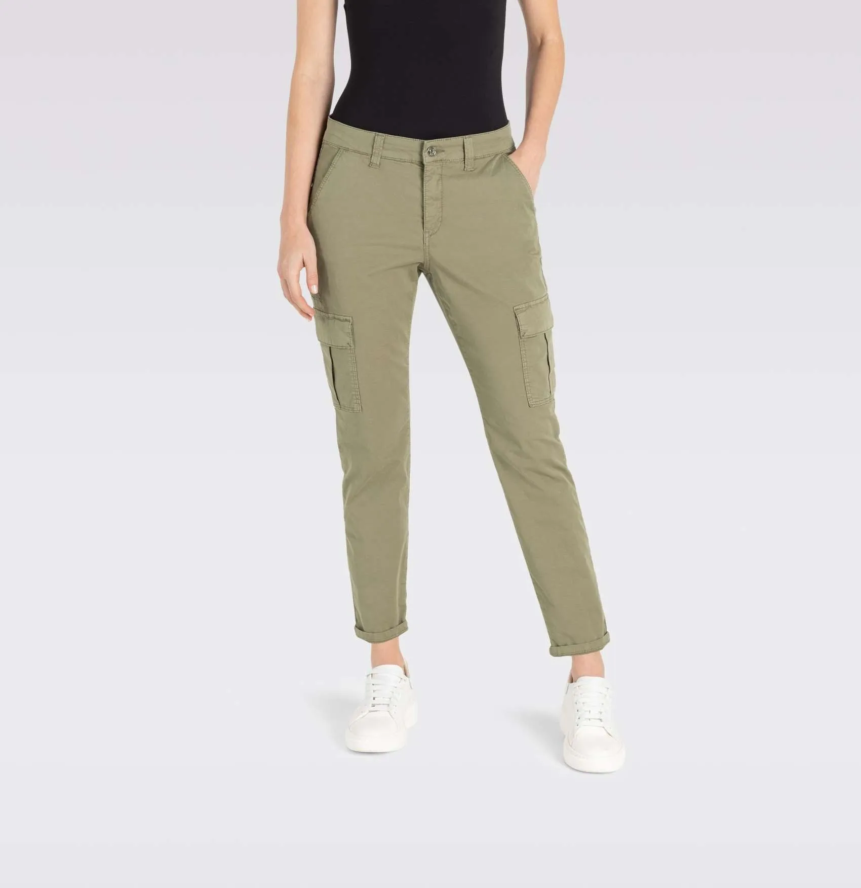 MAC RICH CARGO Gaberdine Pants in Martini Olive 