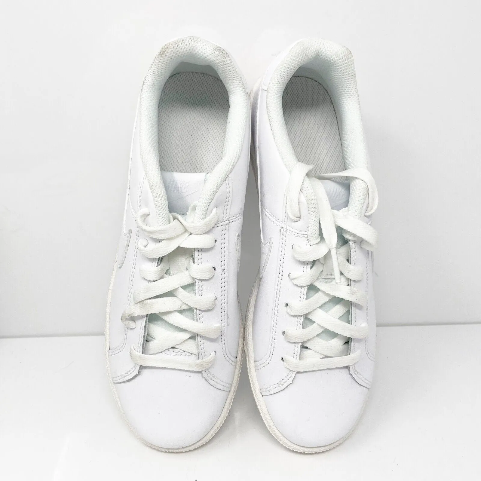 Nike Womens Court Royale 749867-105 White Casual Shoes Sneakers Size 7.5